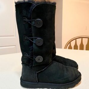UGG Bailey Button Triple